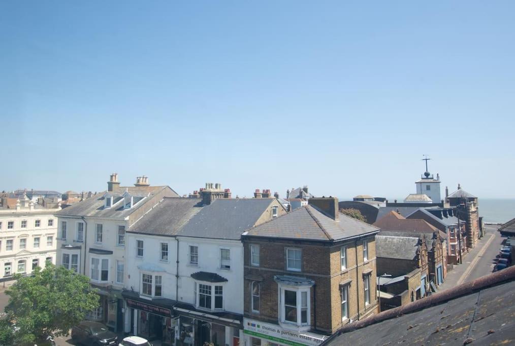 Stunning Large Victorian Maisonette With Sea View Deal Exterior photo